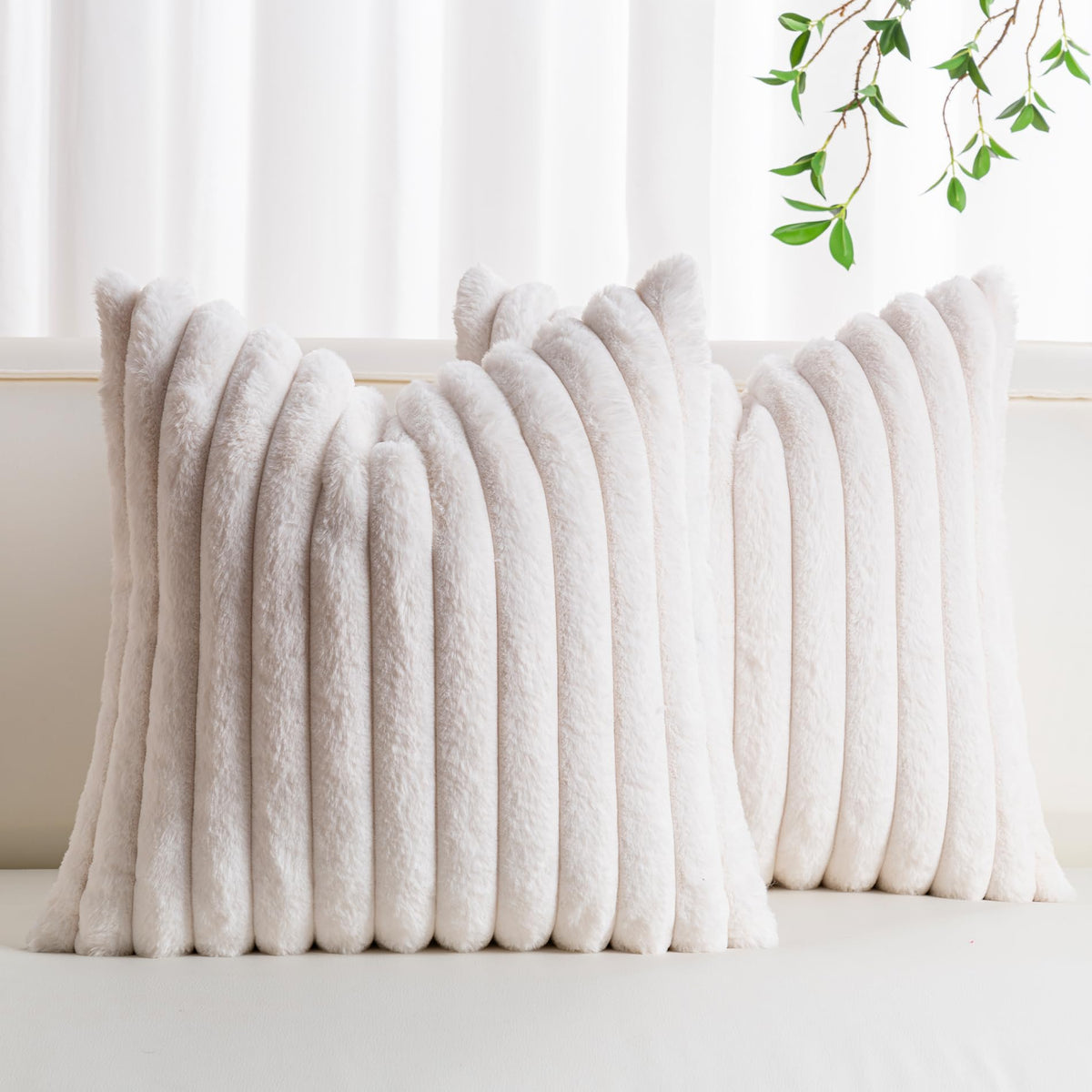 Aegero Pack of 2 Faux Fur Christmas Throw Pillow Covers 18x18 Inch, Pink