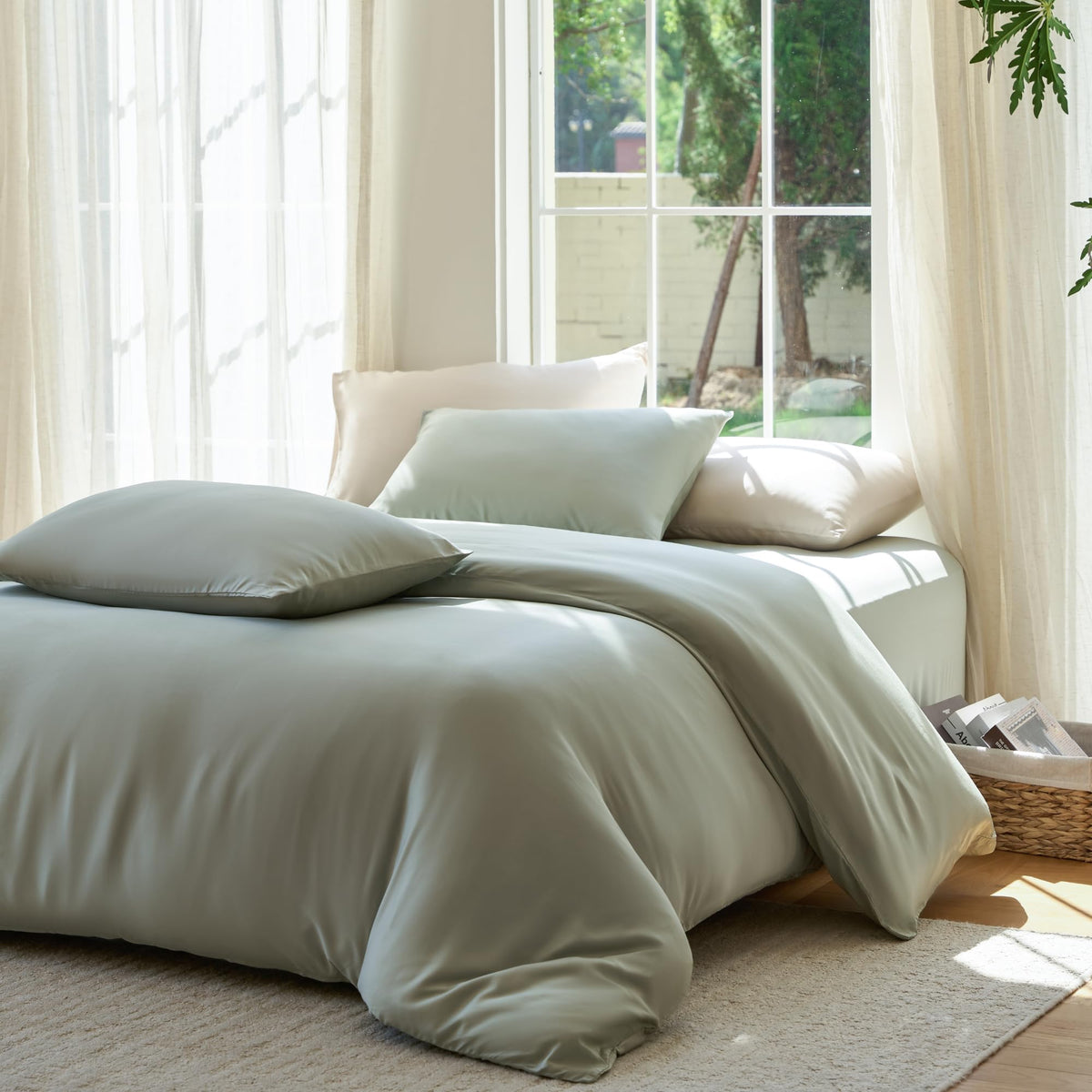 DOZ Duvet Cover Set, 100% Viscose derived from Bamboo, Organically Grown, Buttery Soft, Cooling Duvet Covers, High GSM, 1 Duvet Cover and 2 Pillowcases, 90"x90" (Forest, Full/Queen)