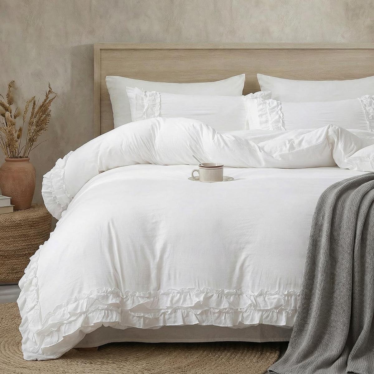 Bedorm Beige Duvet Cover Set Queen Ruffle Bedding Set Pleat Ruffled Shabby Chic Comforter Cover Extra Soft & Easy Care White Boho Duvet Cover with Zipper Closure