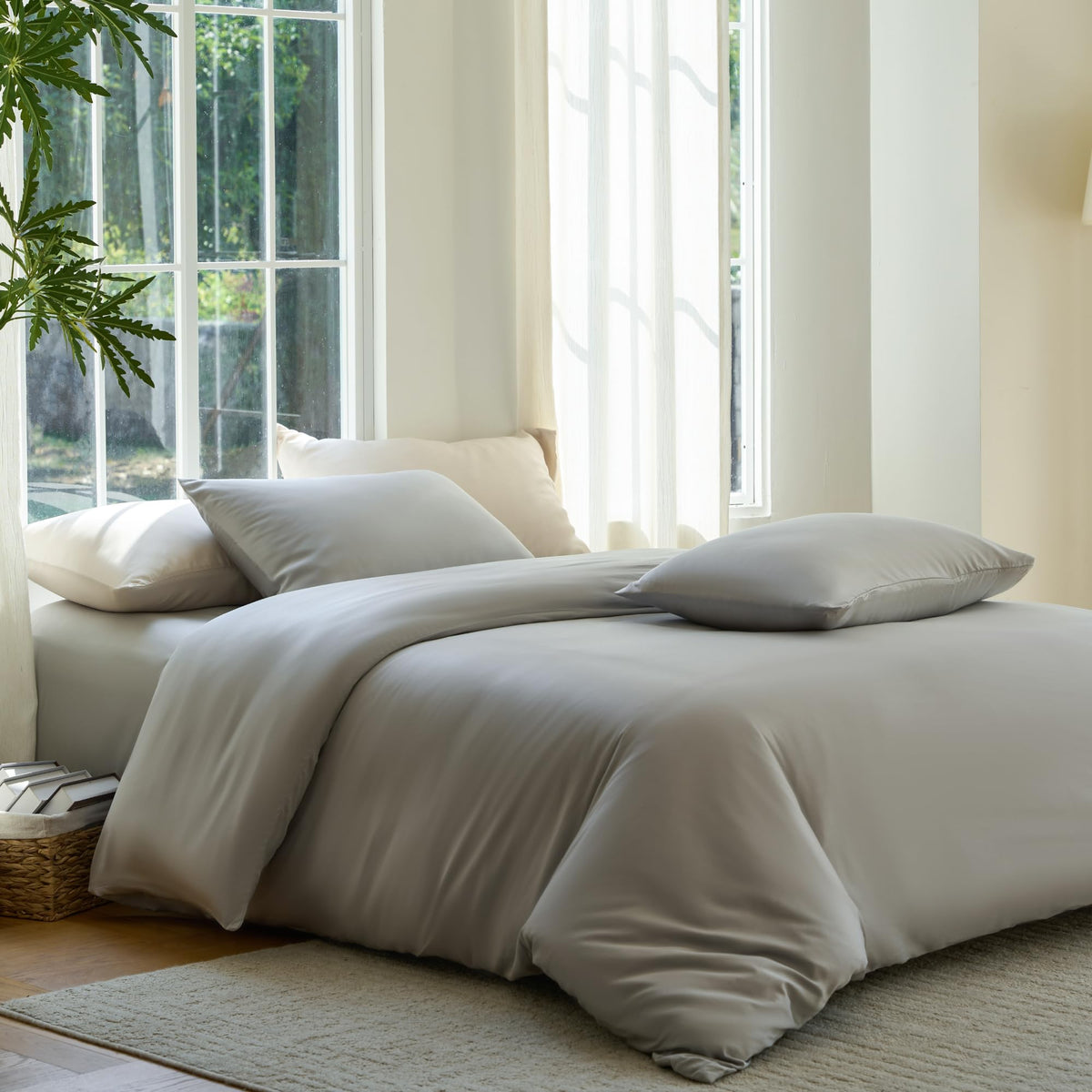 DOZ Duvet Cover Set, 100% Viscose derived from Bamboo, Organically Grown, Buttery Soft, Cooling Duvet Covers, High GSM, 1 Duvet Cover and 2 Pillowcases, 90"x90" (Forest, Full/Queen)