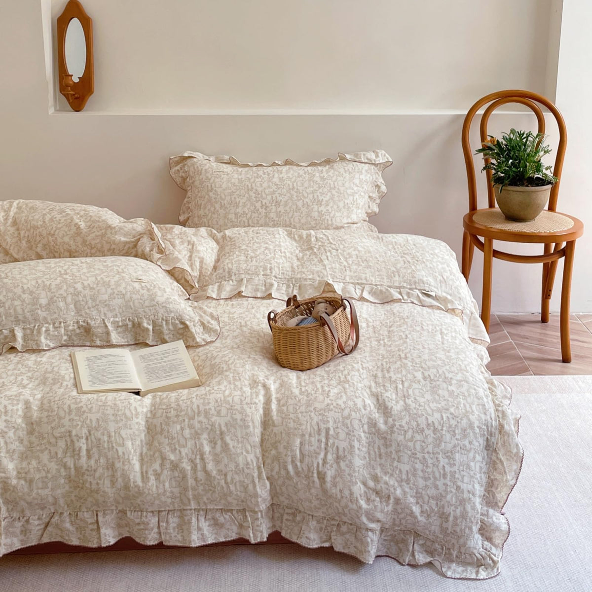 French Chic Ruffled Duvet Cover Queen Size Beige Wavy Jacquard Bedding Set 3 Pieces, Microfiber Zipper Comforter Cover and 2 Pillowcases Aesthetic Boho Girls Women Bedding Duvet Cover for All Seasons
