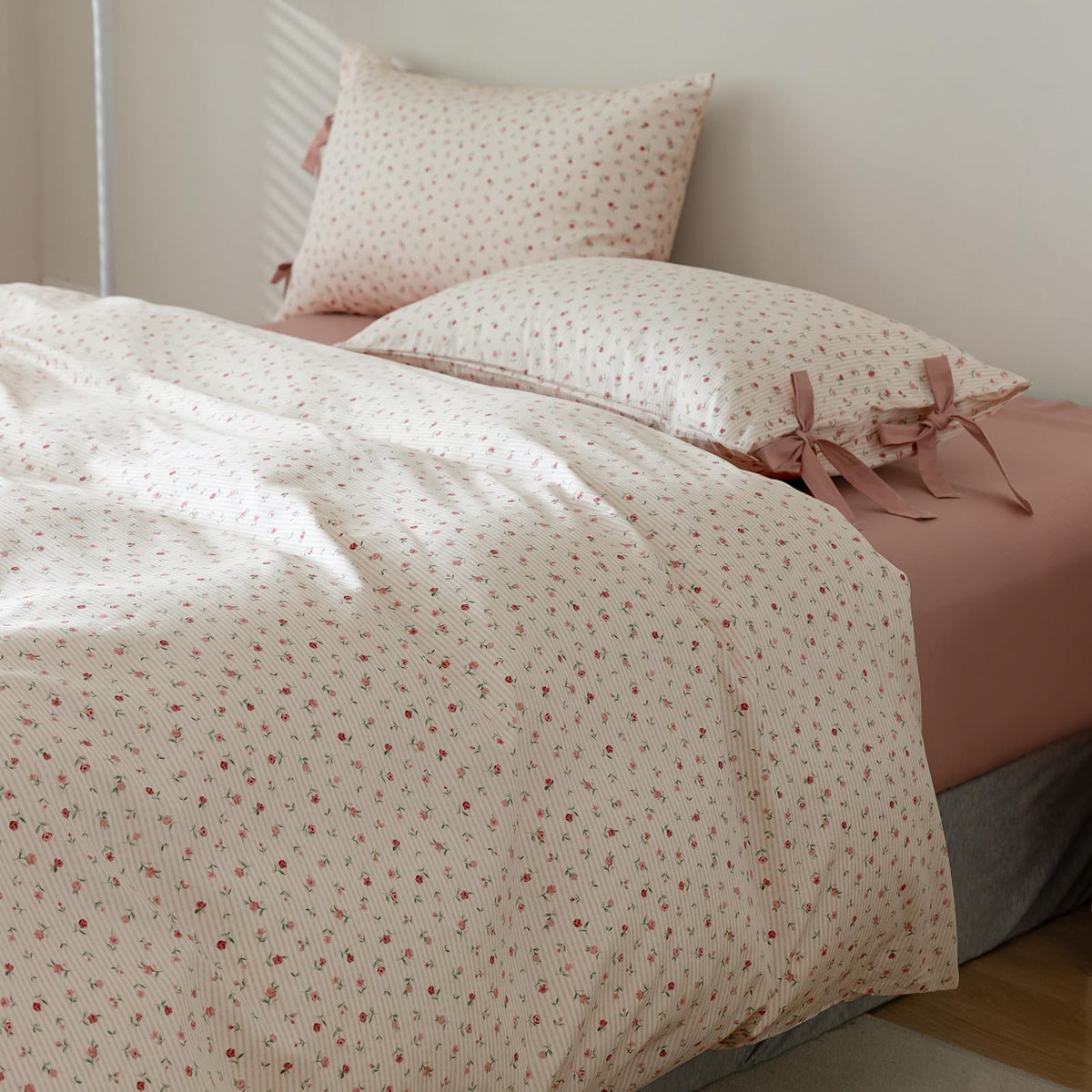 French Chic Ruffled Duvet Cover Queen Size Beige Wavy Jacquard Bedding Set 3 Pieces, Microfiber Zipper Comforter Cover and 2 Pillowcases Aesthetic Boho Girls Women Bedding Duvet Cover for All Seasons