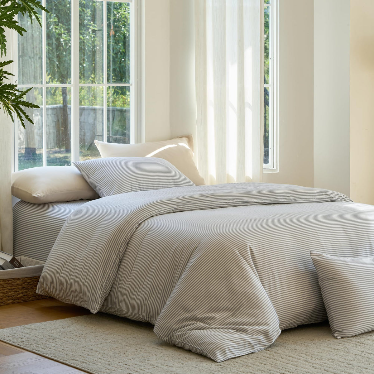 DOZ Duvet Cover Set, 100% Viscose derived from Bamboo, Organically Grown, Buttery Soft, Cooling Duvet Covers, High GSM, 1 Duvet Cover and 2 Pillowcases, 90"x90" (Sage, Full/Queen)
