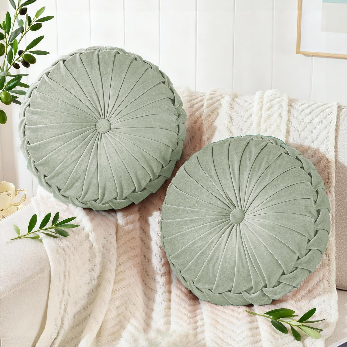 ROSE&RISY Round Pleated Velvet Throw Pillow, 2 Pack Decorative Accent Pumpkin Pillow Cushion for Couch Sofa Bed, Soft Plush Retro Vanity Throw Pillows for Home Decor, 14.5 Inch, Olive Green