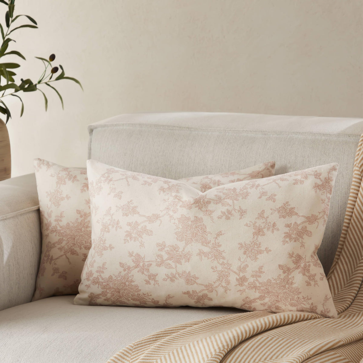 2 Pack French Floral Throw Pillow Covers 18x18in, Blue/Cream
