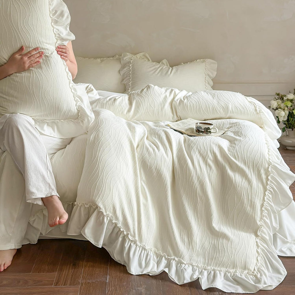 French Chic Ruffled Duvet Cover Queen Size Beige Wavy Jacquard Bedding Set 3 Pieces, Microfiber Zipper Comforter Cover and 2 Pillowcases Aesthetic Boho Girls Women Bedding Duvet Cover for All Seasons