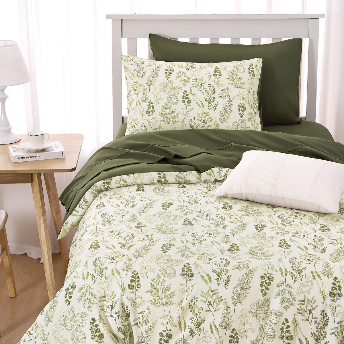 Wake In Cloud - Floral Duvet Cover Set, Botanical Vintage Flower Coquette Cottagecore Aesthetic for Women Teen Girls, Soft Lightweight Bedding, 3-Piece, Olive Green, Queen Size