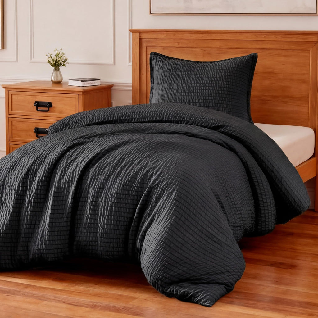 Amazon Basics Duvet Cover Set with Jacquard Geometric Pattern, 3-Piece with 1 Duvet Cover and 2 Pillow Shams, Comforter Not Included, Queen, Dark Gray