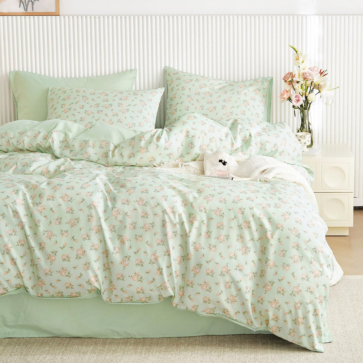 Wake In Cloud - Coquette Duvet Cover Set, Floral Cottagecore Flower Shabby Chic Cute Aesthetic, Soft Lightweight Bedding for Women Teen Girls, 3-Piece, Pink, Queen Size