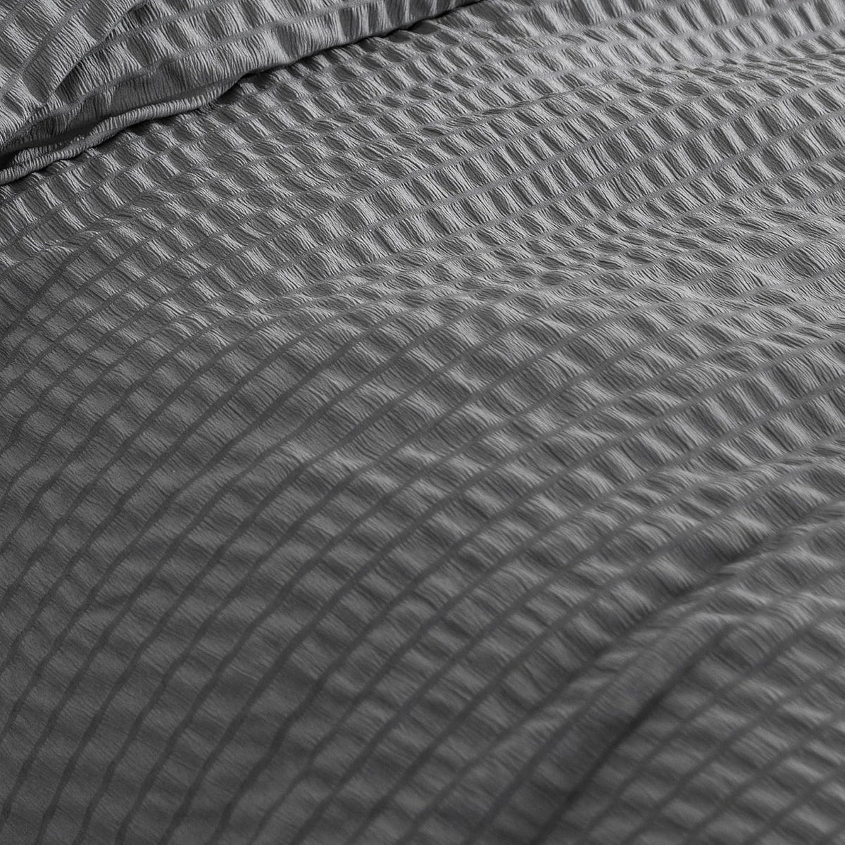 Amazon Basics Duvet Cover Set with Jacquard Geometric Pattern, 3-Piece with 1 Duvet Cover and 2 Pillow Shams, Comforter Not Included, Queen, Dark Gray