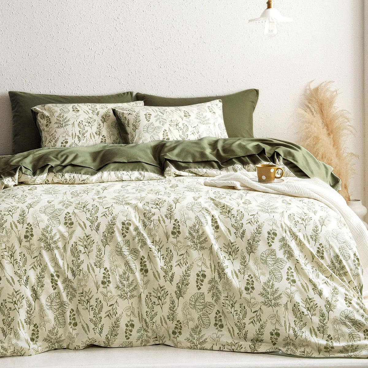 Wake In Cloud - Floral Duvet Cover Set, Botanical Vintage Flower Coquette Cottagecore Aesthetic for Women Teen Girls, Soft Lightweight Bedding, 3-Piece, Olive Green, Queen Size