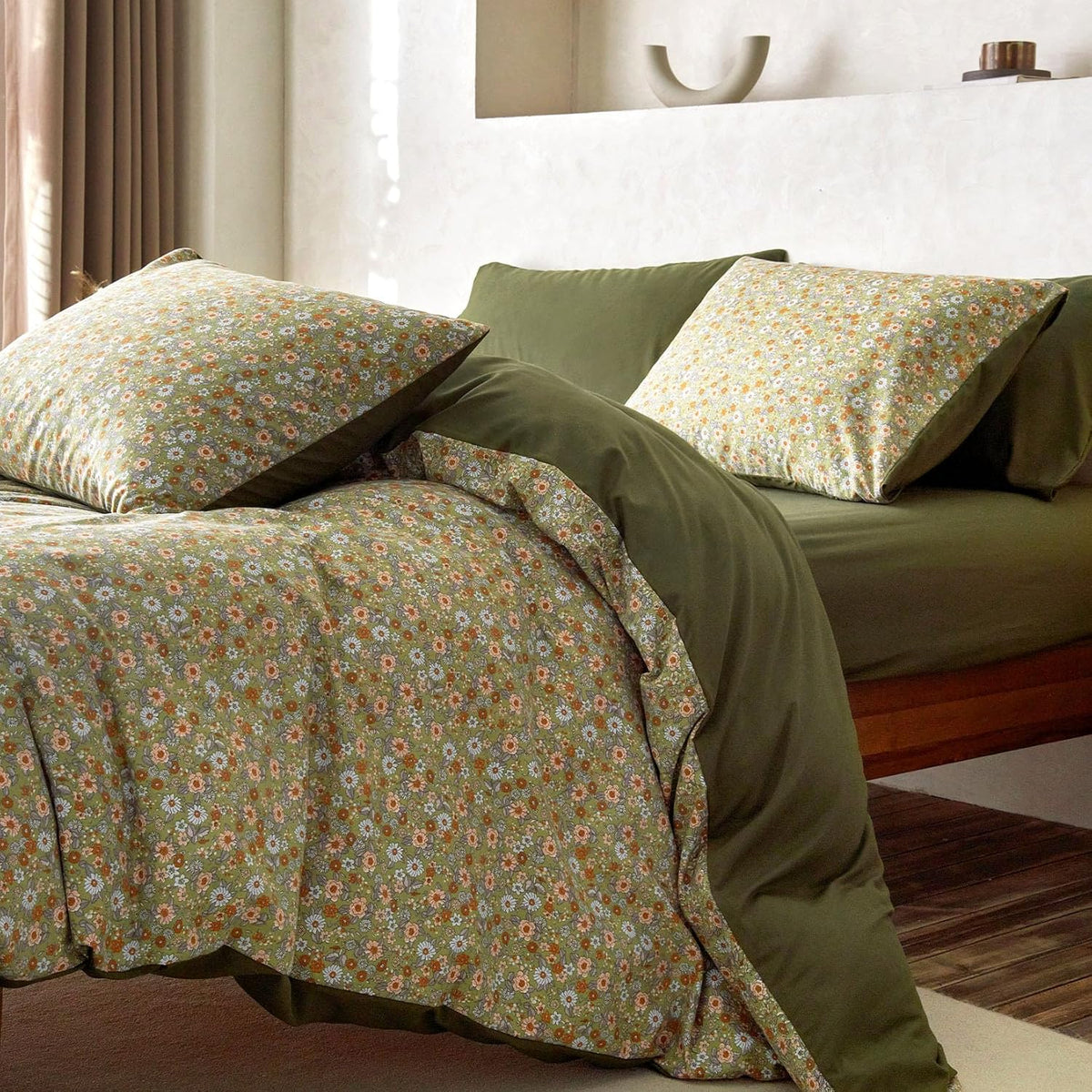 Wake In Cloud - Floral Duvet Cover Set, Cute Vintage Flower Cottagecore Aesthetic for Women Teen Girls, Soft Lightweight Bedding, 3-Piece, Olive Green, Queen Size