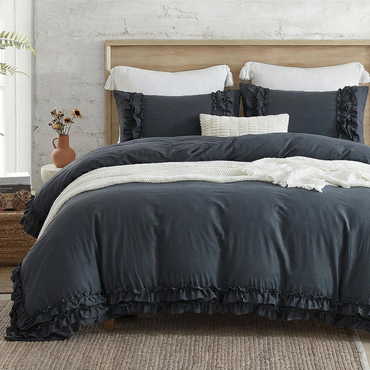 Bedorm Beige Duvet Cover Set Queen Ruffle Bedding Set Pleat Ruffled Shabby Chic Comforter Cover Extra Soft & Easy Care White Boho Duvet Cover with Zipper Closure