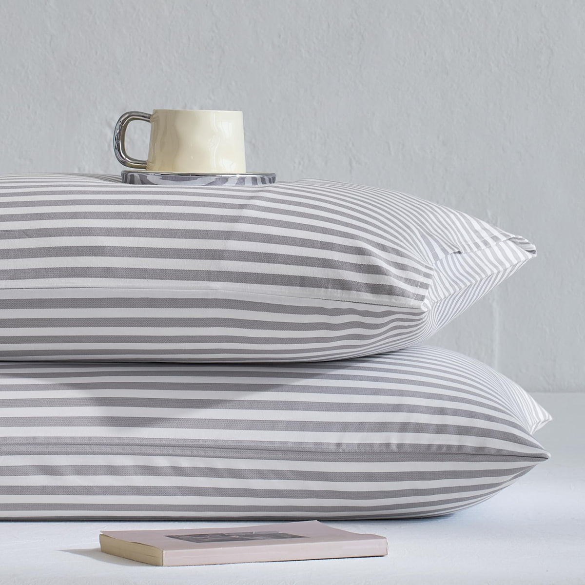 JELLYMONI Cotton Classic Striped Pillowcases Set of 2, Green, Queen