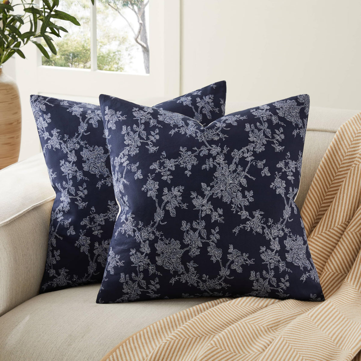 2 Pack French Floral Throw Pillow Covers 18x18in, Blue/Cream