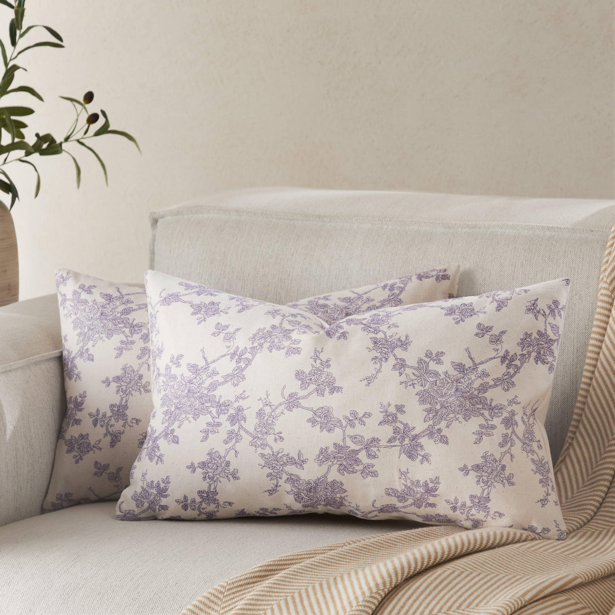 2 Pack French Floral Throw Pillow Covers 18x18in, Blue/Cream