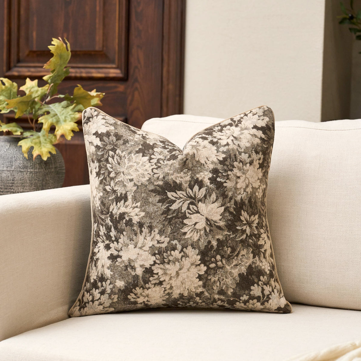 Yangest Neutral Floral Pillow Cover 12 x 20 Inches, Vintage Chenille Rectangle Throw Pillow Cover Soft Decorative Farmhouse Accent Couch Pillow Cover for Living Room Bedroom, Green