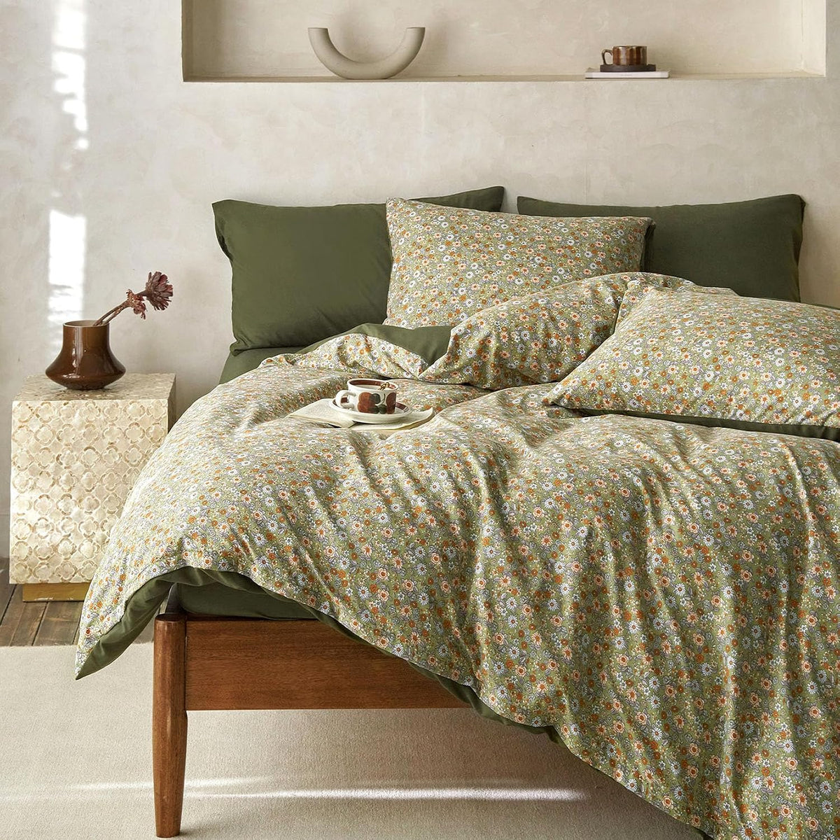 Wake In Cloud - Floral Duvet Cover Set, Cute Vintage Flower Cottagecore Aesthetic for Women Teen Girls, Soft Lightweight Bedding, 3-Piece, Olive Green, Queen Size