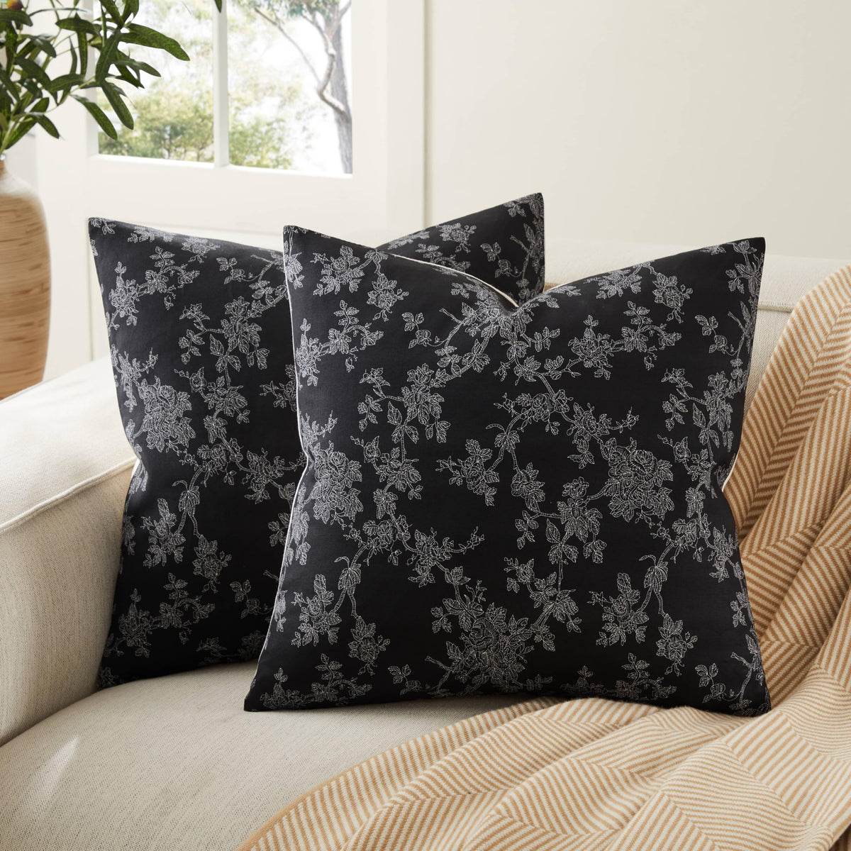 2 Pack French Floral Throw Pillow Covers 18x18in, Blue/Cream
