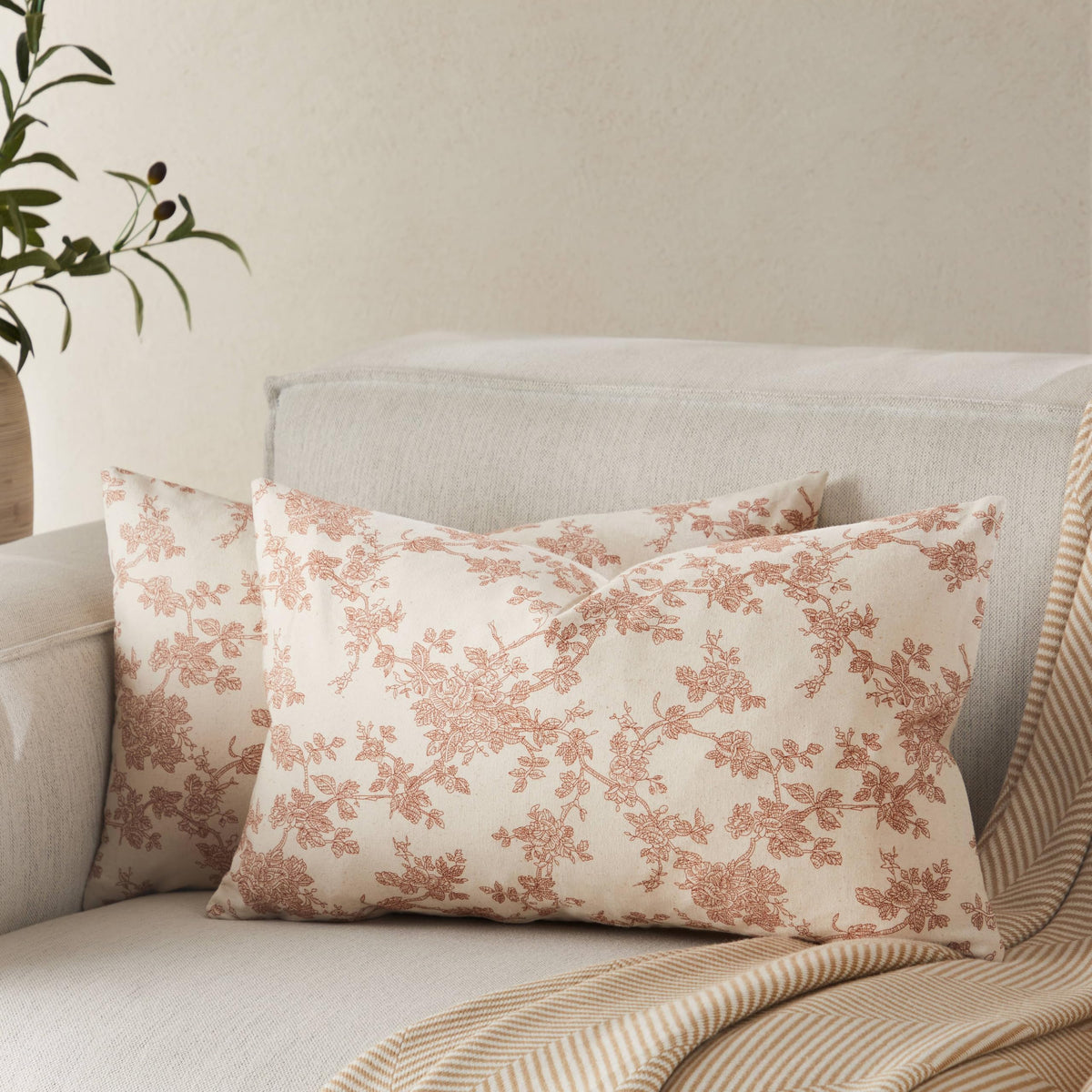 2 Pack French Floral Throw Pillow Covers 18x18in, Blue/Cream