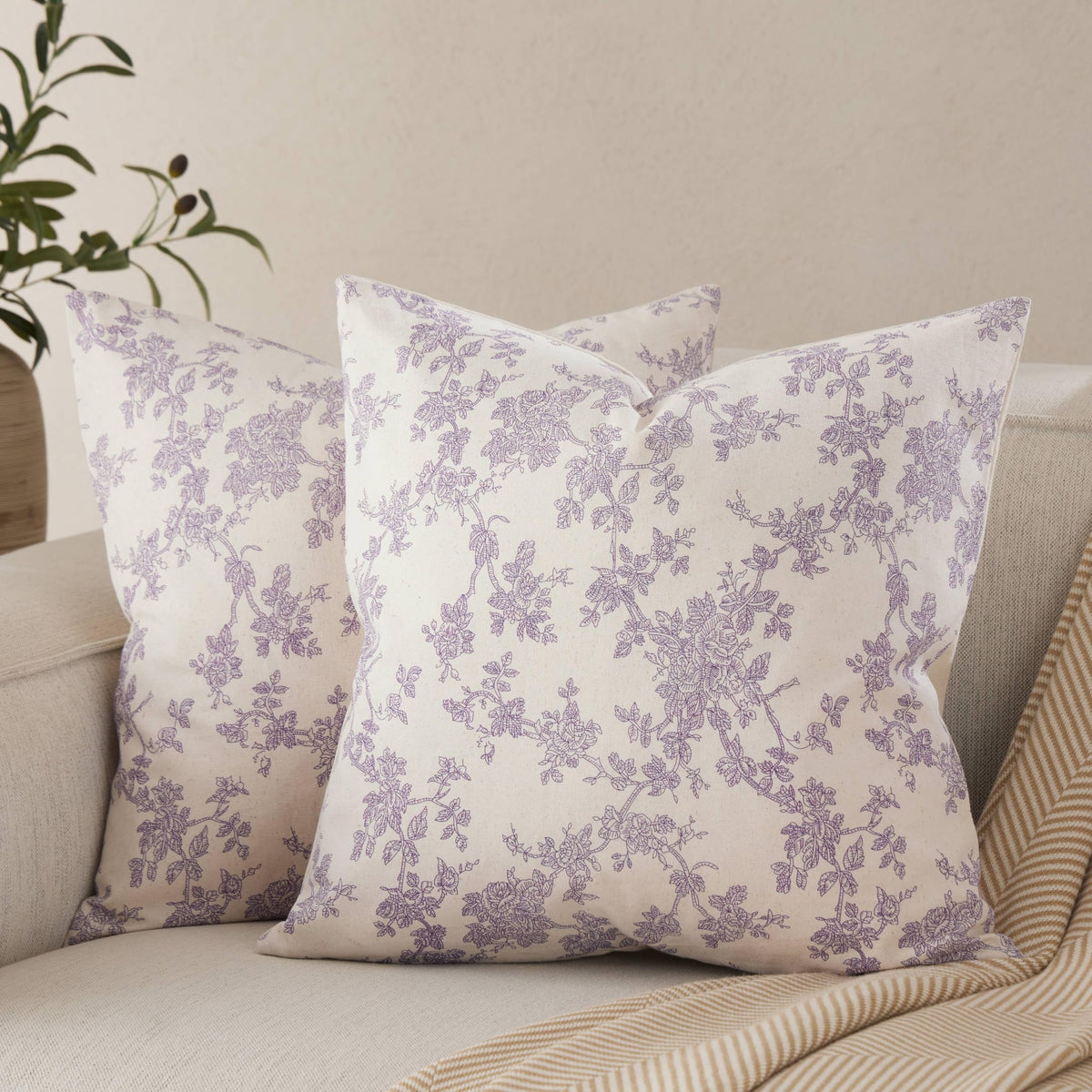 2 Pack French Floral Throw Pillow Covers 18x18in, Blue/Cream