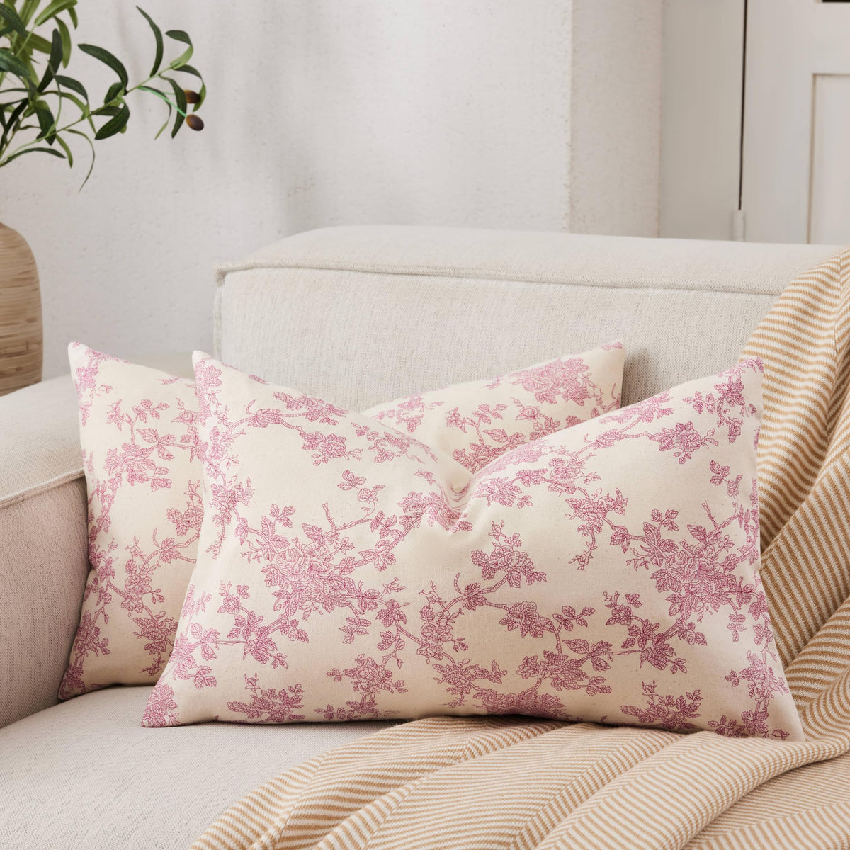 2 Pack French Floral Throw Pillow Covers 18x18in, Blue/Cream