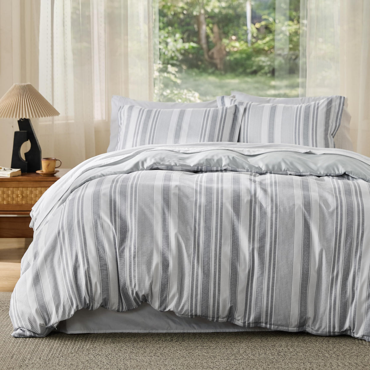 Bedsure Duvet Cover King Size - Reversible Floral Duvet Cover Set with Zipper Closure, 3 Pieces Grey Bedding Set with 8 Corner Ties and 2 Pillowcases 20"x36"