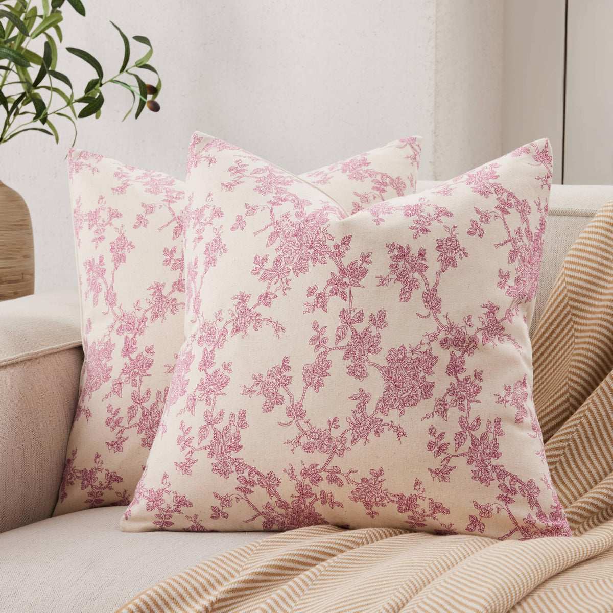 2 Pack French Floral Throw Pillow Covers 18x18in, Blue/Cream