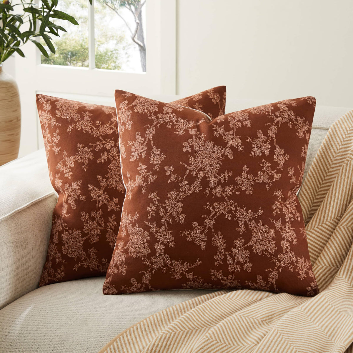 2 Pack French Floral Throw Pillow Covers 18x18in, Blue/Cream
