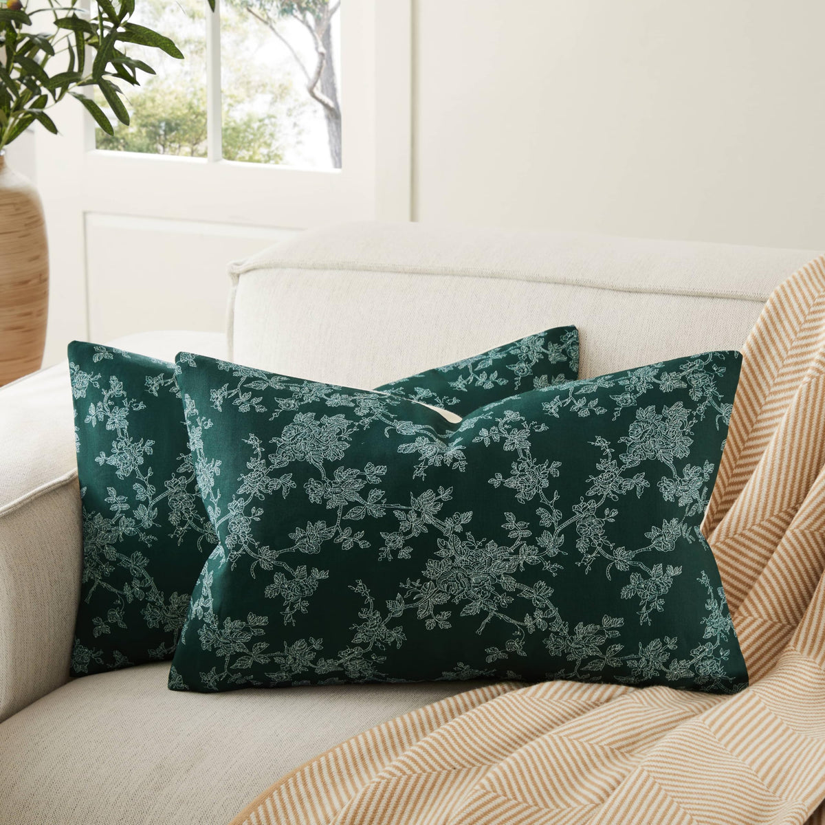 2 Pack French Floral Throw Pillow Covers 18x18in, Blue/Cream