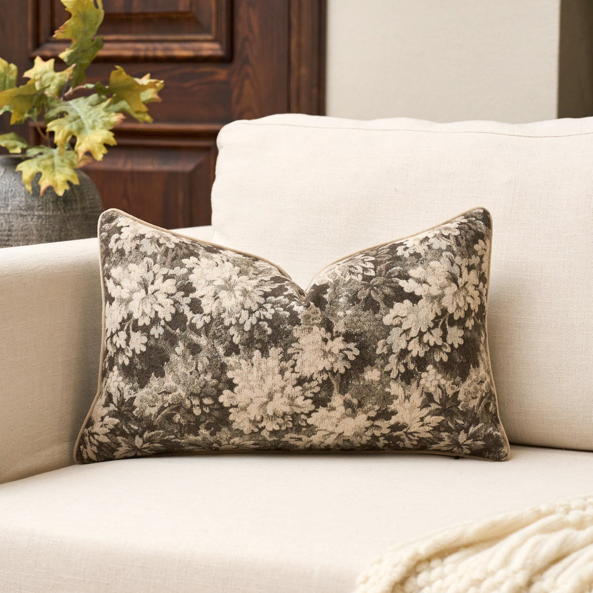 Yangest Neutral Floral Pillow Cover 12 x 20 Inches, Vintage Chenille Rectangle Throw Pillow Cover Soft Decorative Farmhouse Accent Couch Pillow Cover for Living Room Bedroom, Green
