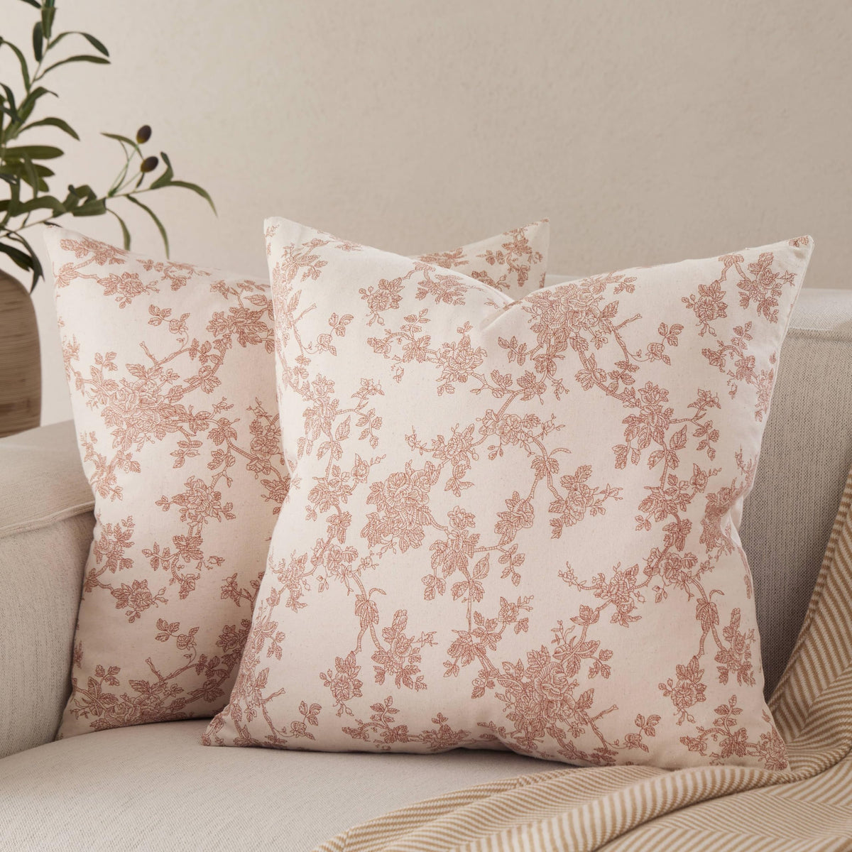 2 Pack French Floral Throw Pillow Covers 18x18in, Blue/Cream